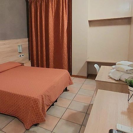Hotel Trotter Leno Extérieur photo