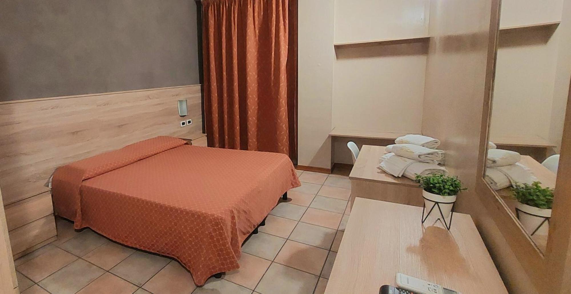 Hotel Trotter Leno Extérieur photo