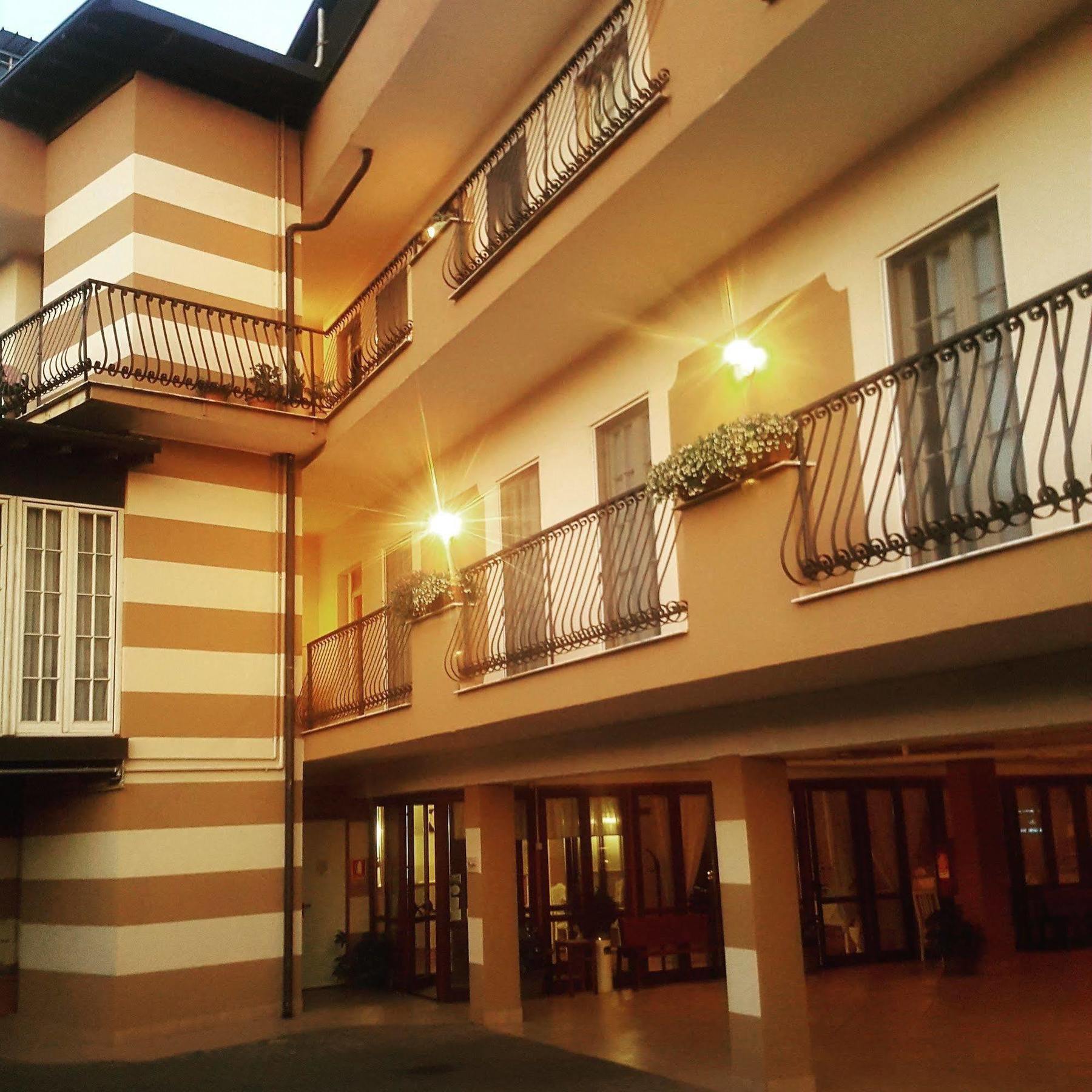 Hotel Trotter Leno Extérieur photo