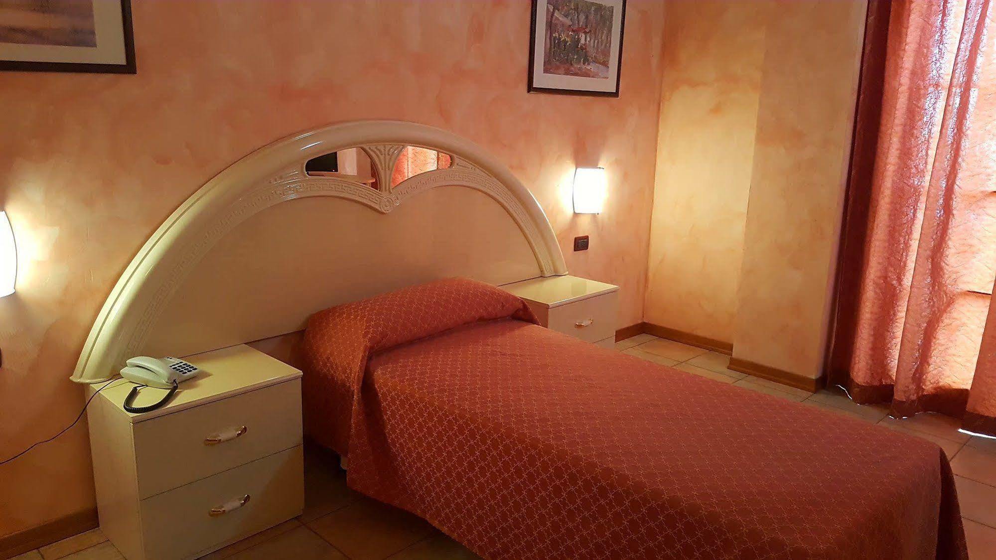 Hotel Trotter Leno Extérieur photo